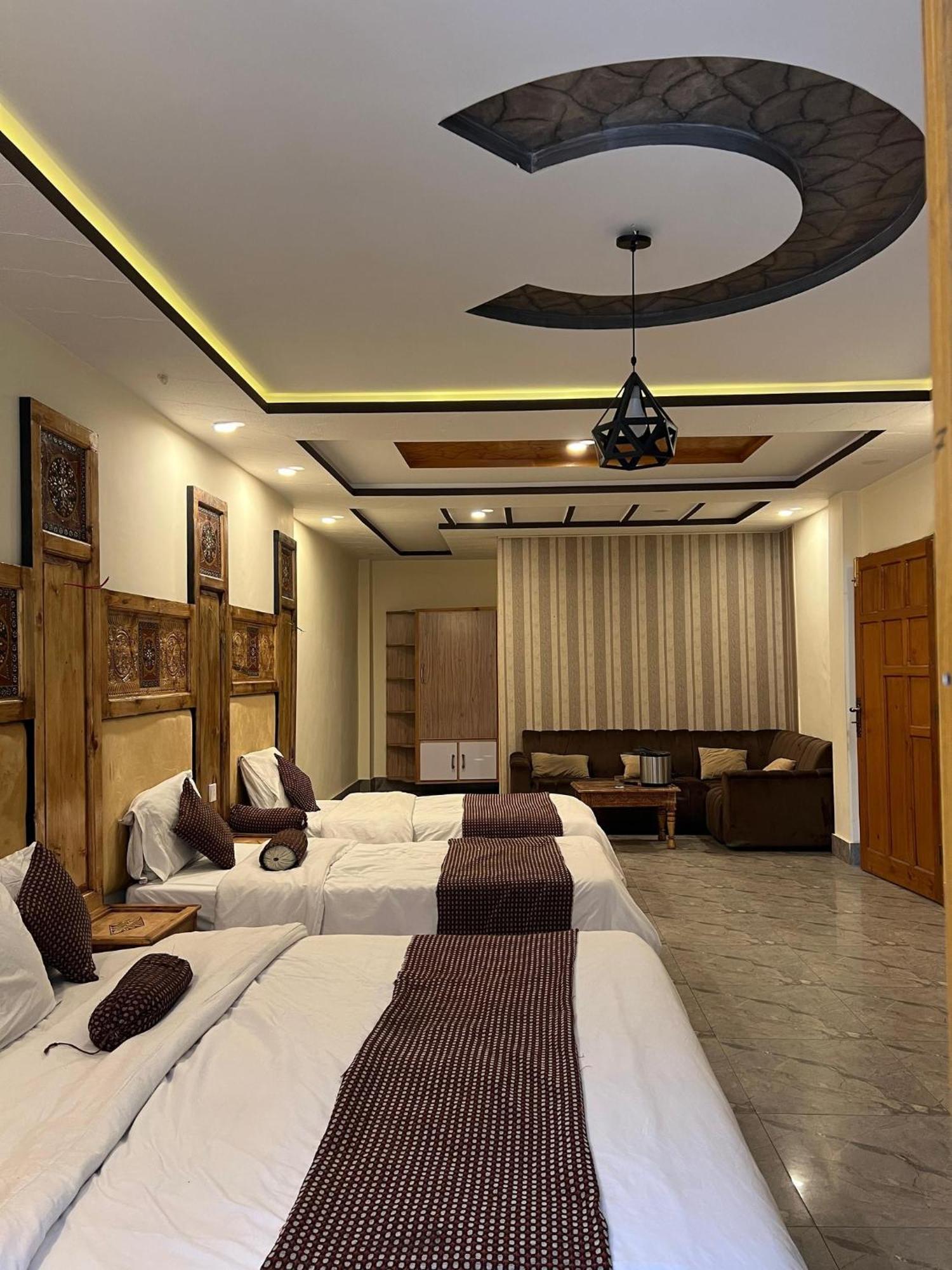 Hotel Birmingham Palace Kalam By Khan Familia Eksteriør billede