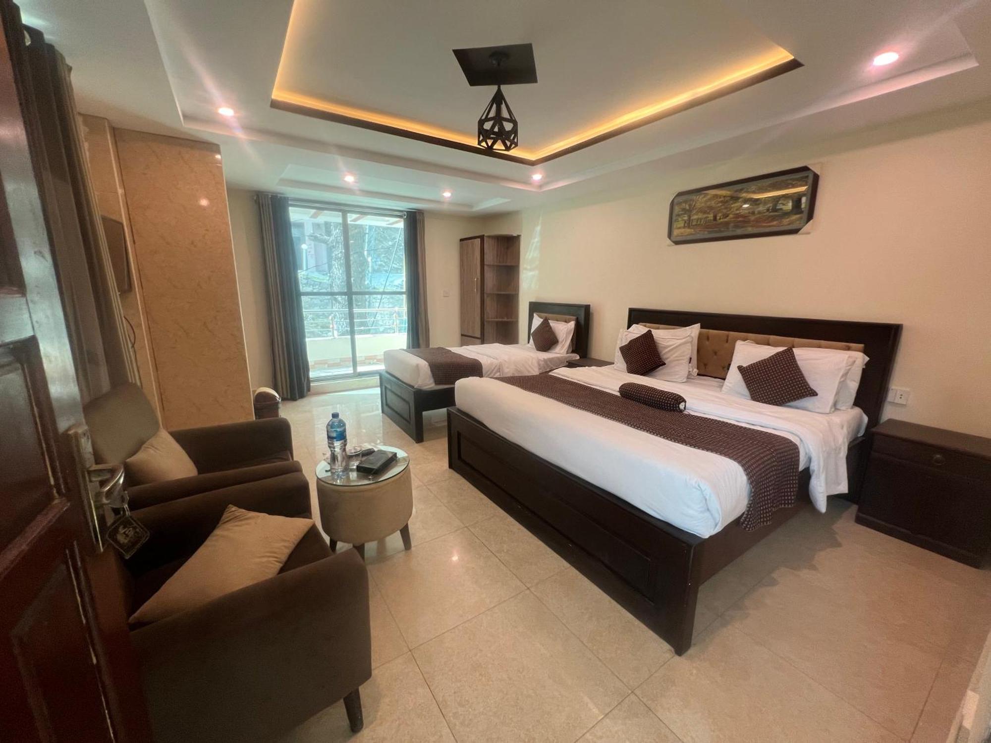 Hotel Birmingham Palace Kalam By Khan Familia Eksteriør billede